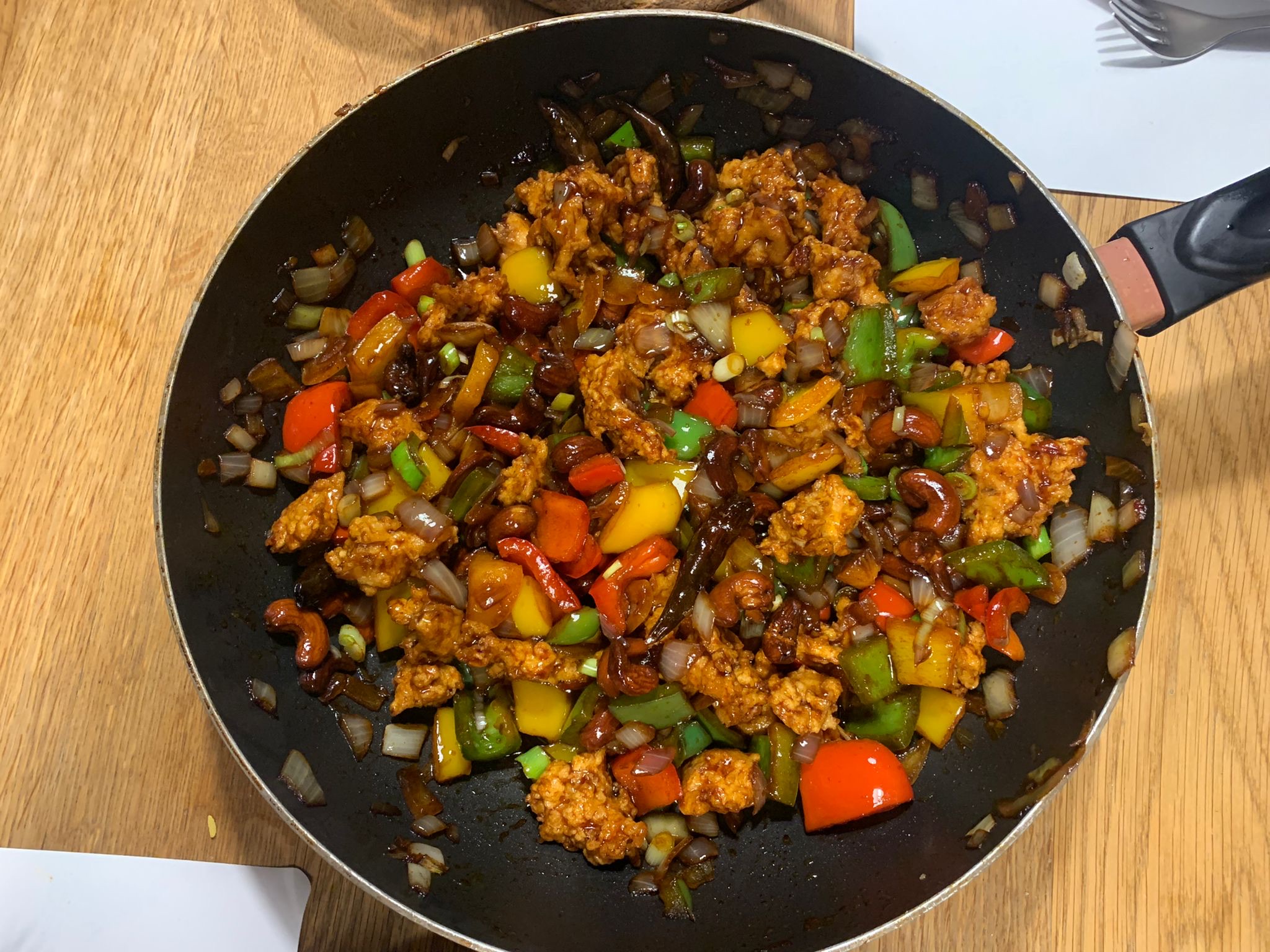 Gai Pad Med Mamuang – Kip Cashew